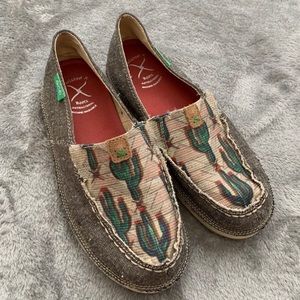 COPY - Cactus twisted x shoes